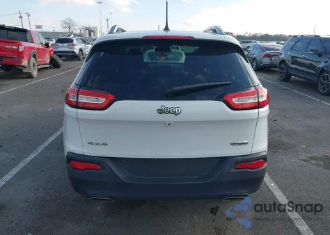 2016 Jeep Cherokee Latitude z USA, uszkodzony, nr VIN 1C4PJMCS4GW205974